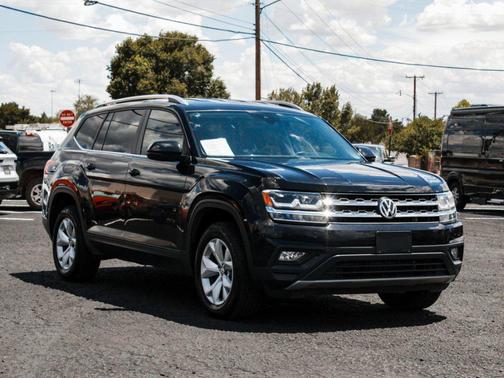 Deep Black Pearl 2018 Volkswagen Atlas 3.6L SE