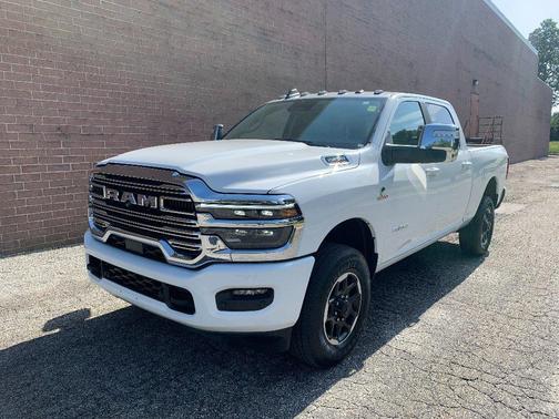 Bright White Clearcoat 2026 RAM 2500 Laramie Crew Cab 4x4 6'4' Box