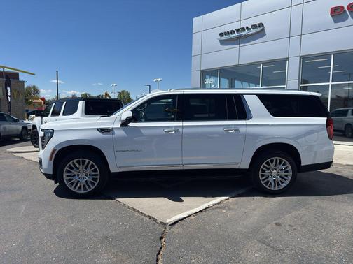 Summit White 2025 GMC Yukon XL Denali