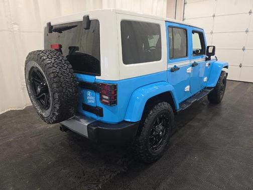 Chief 2017 Jeep Wrangler Unlimited Sahara