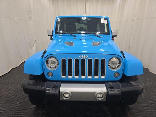 Chief 2017 Jeep Wrangler Unlimited Sahara