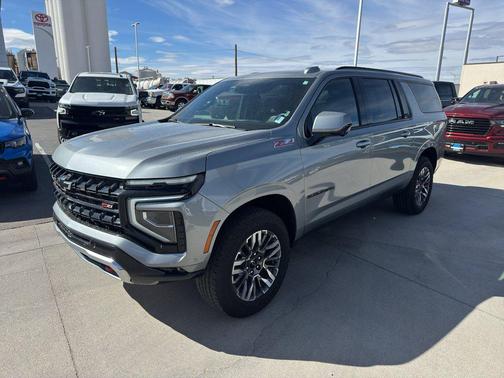 2025 Chevrolet Suburban 4WD Z71