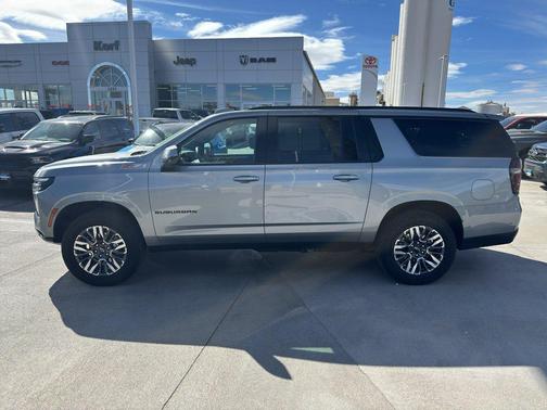 2025 Chevrolet Suburban 4WD Z71