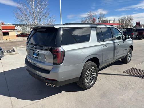 2025 Chevrolet Suburban 4WD Z71