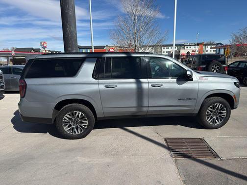 2025 Chevrolet Suburban 4WD Z71