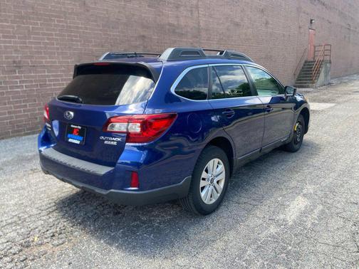 Lapis Blue Pearl 2017 Subaru Outback 2.5i Premium