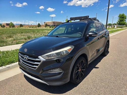 Black Noir Pearl 2017 Hyundai TUCSON Night