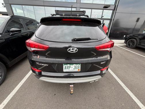Black Noir Pearl 2017 Hyundai TUCSON Night