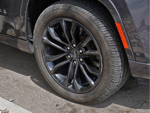 Baltic Gray Metallic Clearcoat 2022 Jeep Grand Wagoneer Series II 4x4