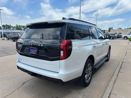 OXFORD WHITE 2025 Ford Expedition Active
