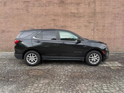 Mosaic Black Metallic 2024 Chevrolet Equinox 1LT