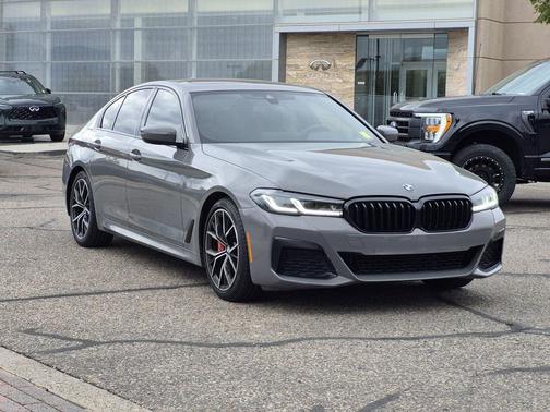 Bernina Grey Amber Effect Metallic 2022 BMW 530 i