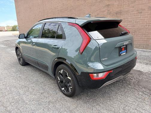 Cityscape Green 2024 Kia Niro EV Wind