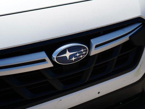 Crystal White Pearl 2021 Subaru Crosstrek Premium