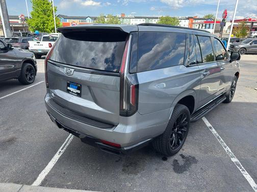 Argent Silver Metallic 2023 Cadillac Escalade ESV Sport