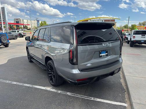 Argent Silver Metallic 2023 Cadillac Escalade ESV Sport