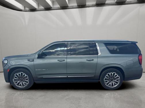 Frosted Pine Metallic 2023 GMC Yukon XL Denali Ultimate