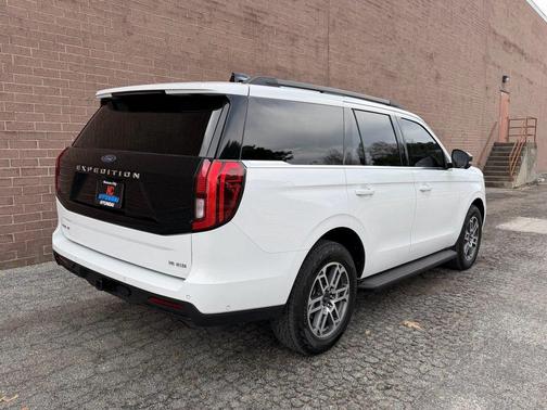 OXFORD WHITE 2025 Ford Expedition Active