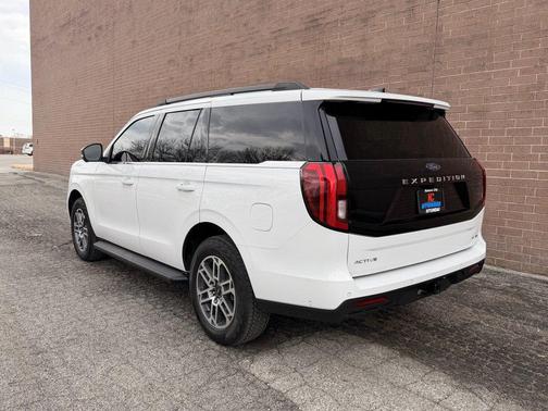 OXFORD WHITE 2025 Ford Expedition Active