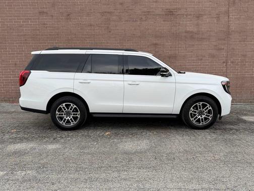 OXFORD WHITE 2025 Ford Expedition Active