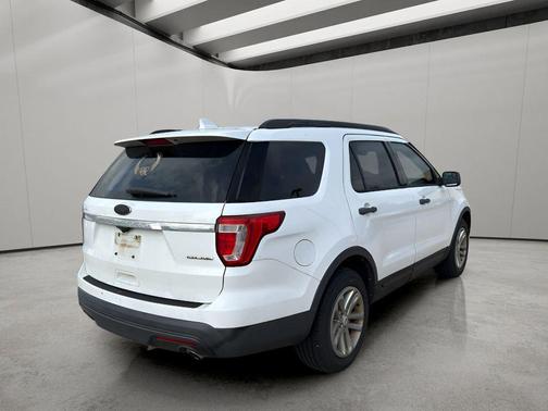 2016 Ford Explorer Base