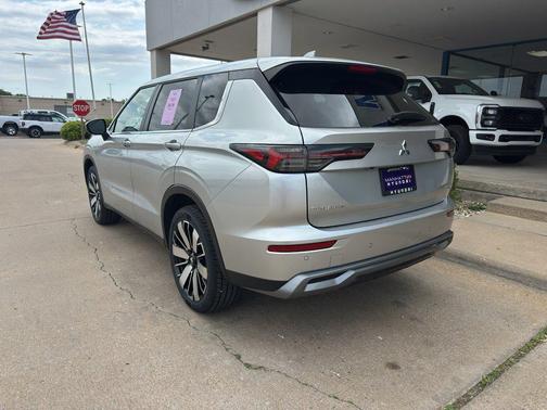 Alloy Silver Metallic 2025 Mitsubishi Outlander SE 2.5 S-AWC
