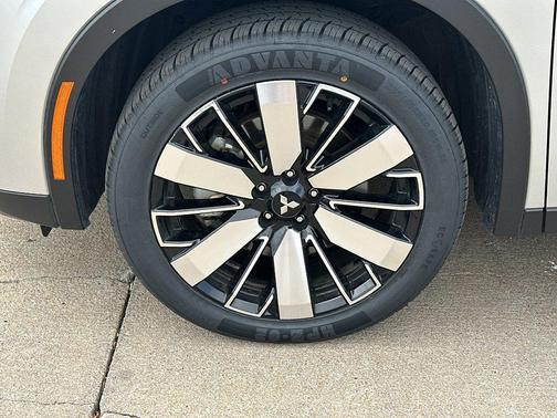 Alloy Silver Metallic 2025 Mitsubishi Outlander SE 2.5 S-AWC