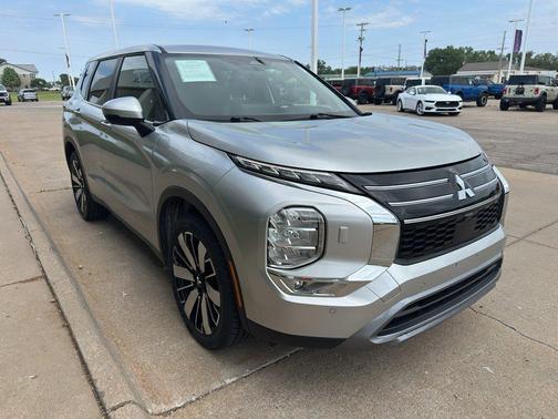 Alloy Silver Metallic 2025 Mitsubishi Outlander SE 2.5 S-AWC