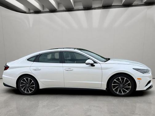 Quartz White 2022 Hyundai SONATA Limited