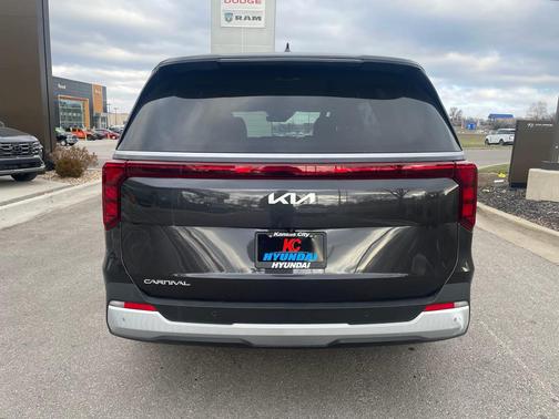 2025 Kia Carnival LX