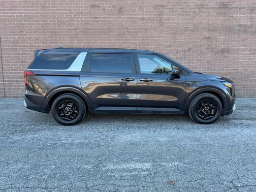 2025 Kia Carnival LX