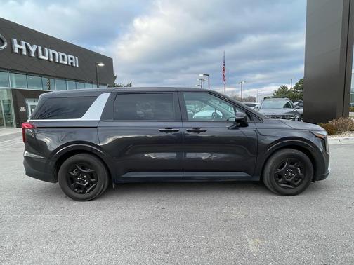 2025 Kia Carnival LX