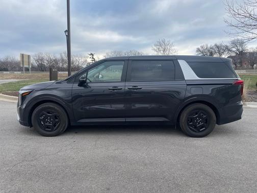 2025 Kia Carnival LX