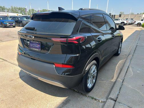 Mosaic Black Metallic 2023 Chevrolet Bolt EUV FWD LT