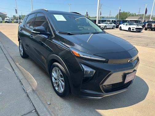 Mosaic Black Metallic 2023 Chevrolet Bolt EUV FWD LT