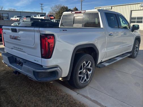 2025 GMC Sierra 1500 SLT