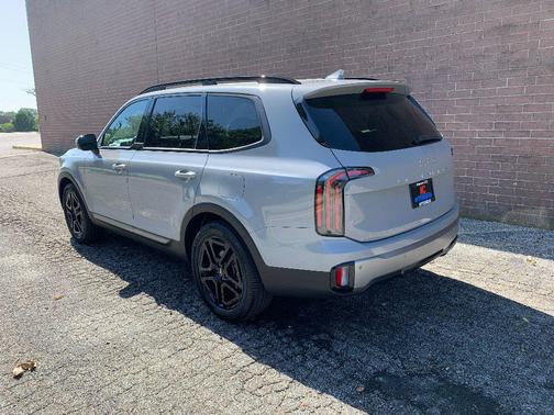 Wolf Gray 2023 Kia Telluride SX X-Line
