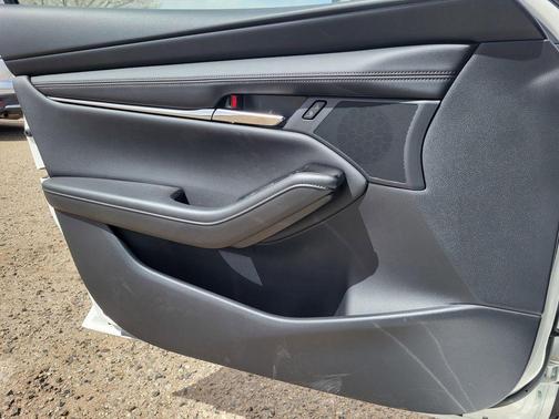 2025 Mazda Mazda3 FWD w/Preferred Package