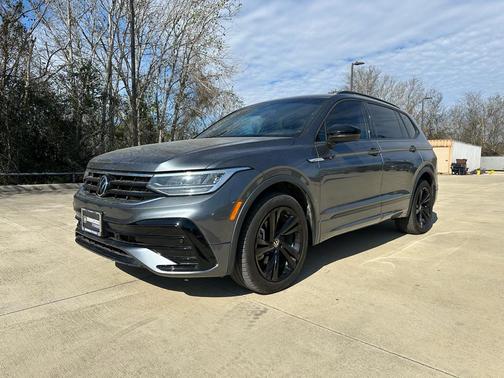 2023 Volkswagen Tiguan 2.0T SE R-Line Black
