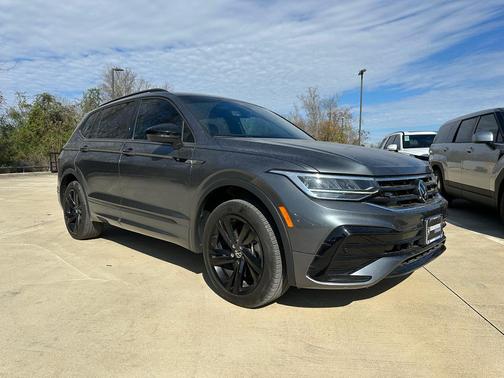 2023 Volkswagen Tiguan 2.0T SE R-Line Black