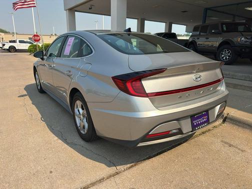 Shimmering Silver Pearl 2020 Hyundai SONATA SE