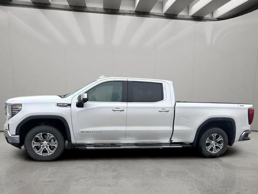 White Frost Tricoat 2022 GMC Sierra 1500 SLT