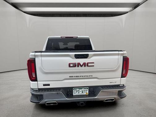White Frost Tricoat 2022 GMC Sierra 1500 SLT