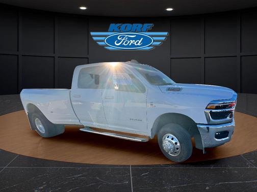 2025 RAM 3500 Laramie Crew Cab 4x4 8' Box