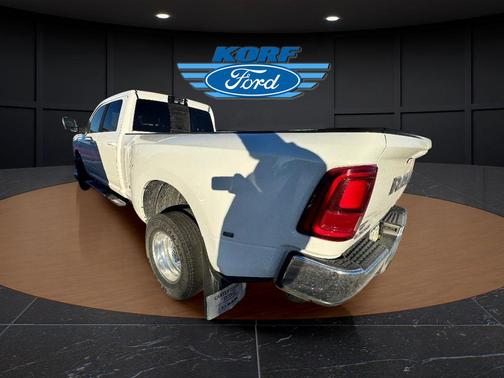 2025 RAM 3500 Laramie Crew Cab 4x4 8' Box