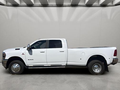 2025 RAM 3500 Laramie Crew Cab 4x4 8' Box