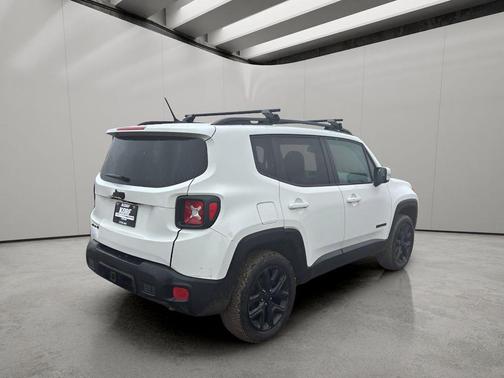 Alpine White 2017 Jeep Renegade Altitude