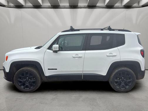 Alpine White 2017 Jeep Renegade Altitude