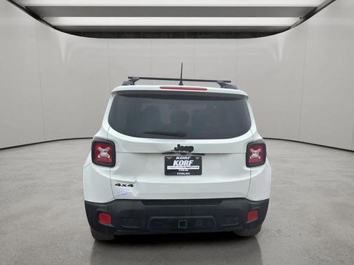 Alpine White 2017 Jeep Renegade Altitude