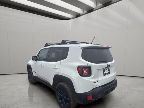 Alpine White 2017 Jeep Renegade Altitude